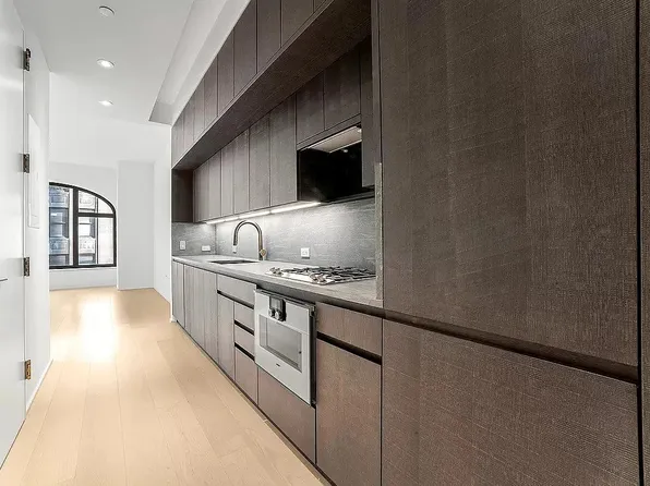 130 William Street image 1 of 14