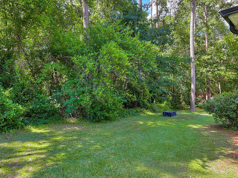 2111 Huron Dr — Photo 50