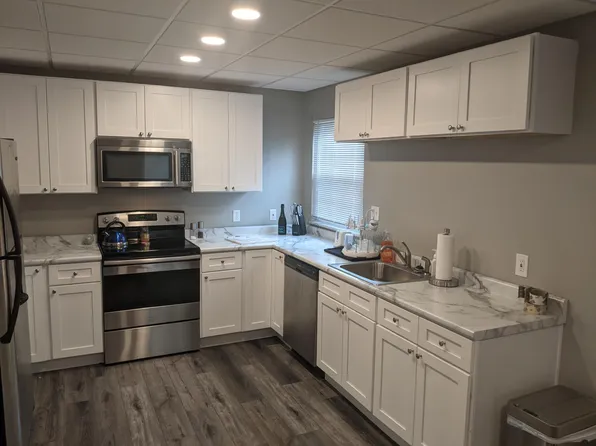 2060 Sutton Ave #B, Cincinnati, OH 45230