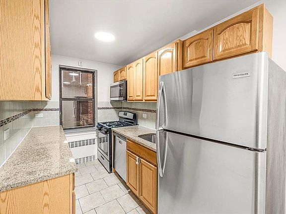 3rd image of 3260 Netherland Ave APT 2H
