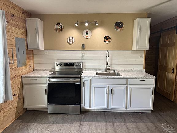 3rd image of 7124 N Century Blvd