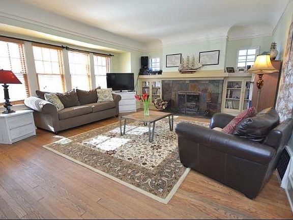3rd image of 2860 S Wentworth Ave