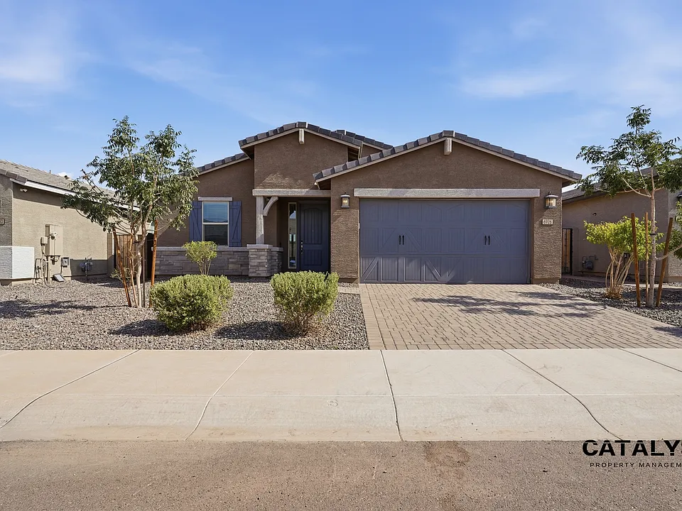 6926 W Winston Dr