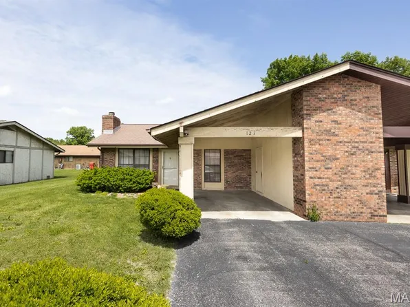 123 Chase Park Dr, Belleville, IL 62226
