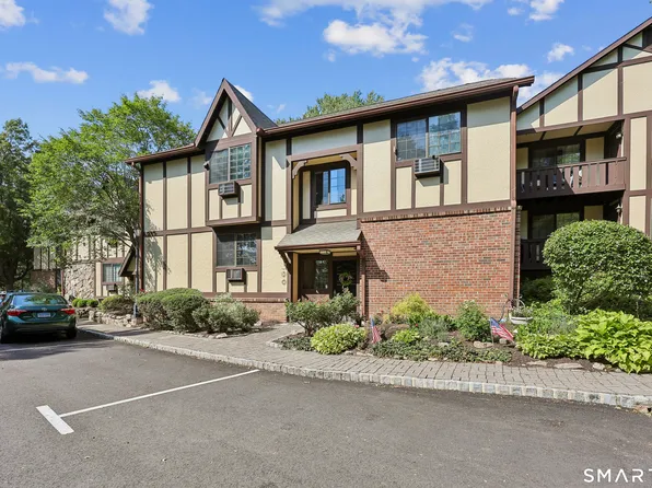 50 Aiken St APT 124, Norwalk, CT 06851