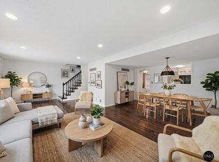 5852 Locust St, Lincoln, NE 68516
