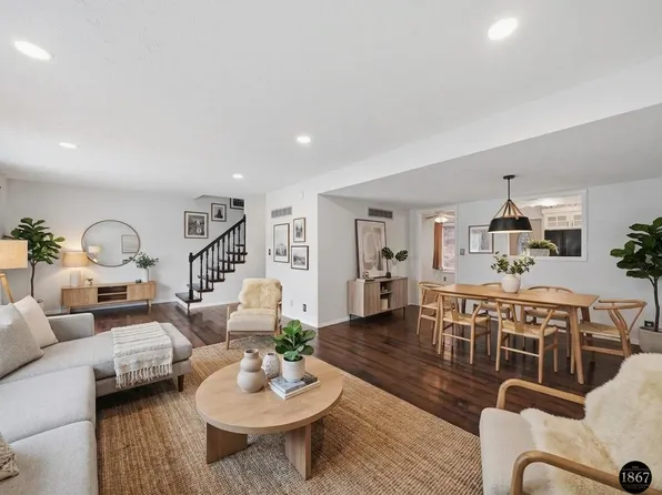 5852 Locust St, Lincoln, NE 68516