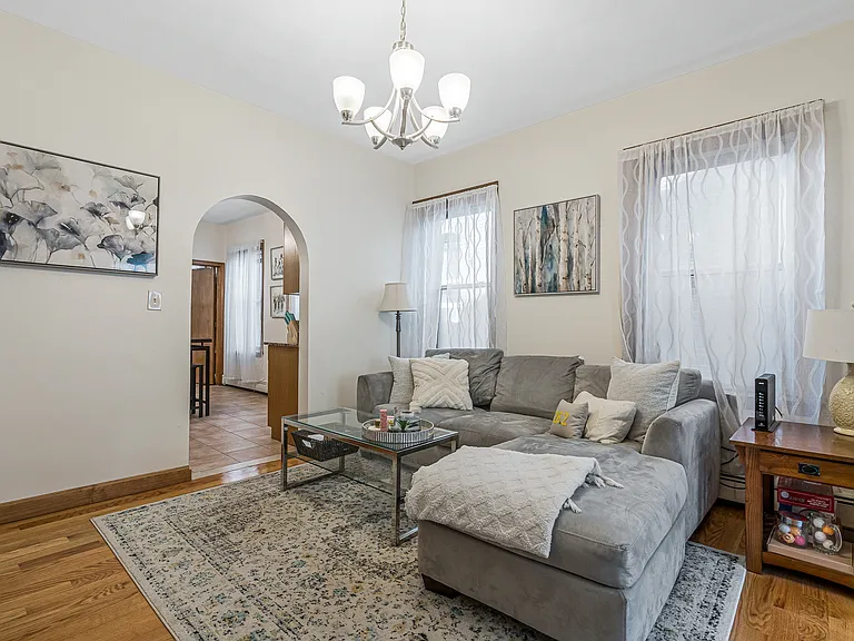 422 Hanover St #3 — Photo 2