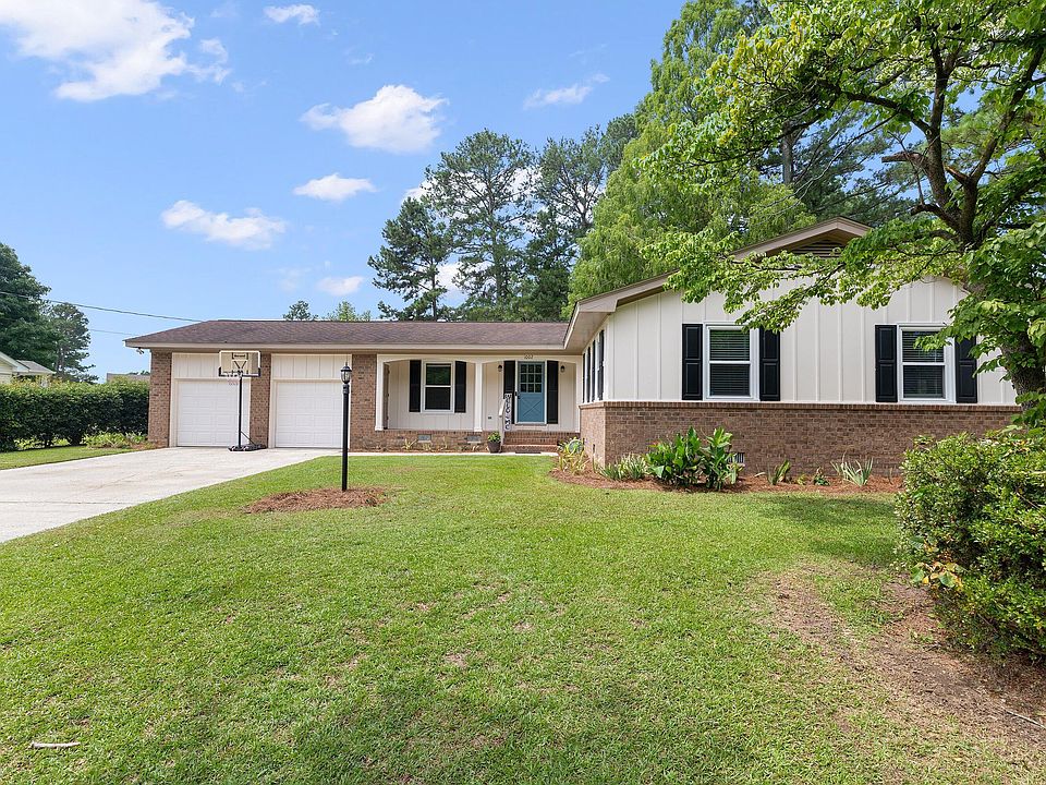 1st image of 1002 E Maplewood Dr
