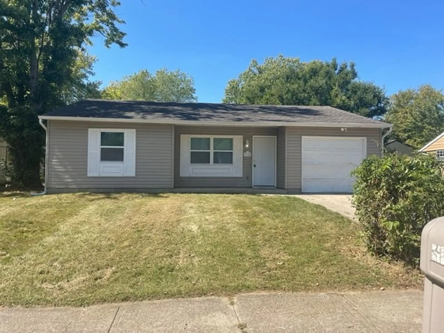 Incredible 3 Bedroom Home in Warren Township! — Photo 1