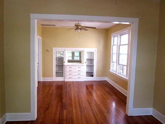 2nd image of 4124 N Maplewood Ave #2