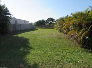 10407 Trotwood Ave, Saint James City, FL 33956