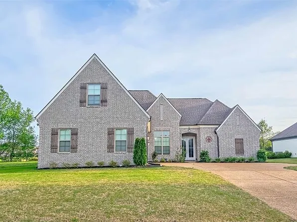 230 Links View Dr, Oakland, TN 38060