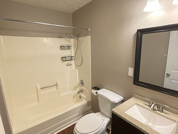 208 Waltham - Bathroom