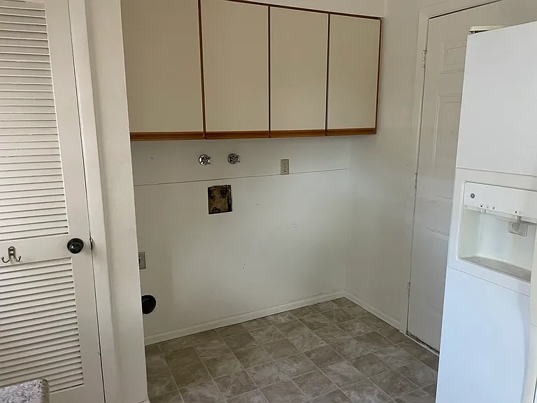 950 S Sweetwater Dr #950 — Photo 11