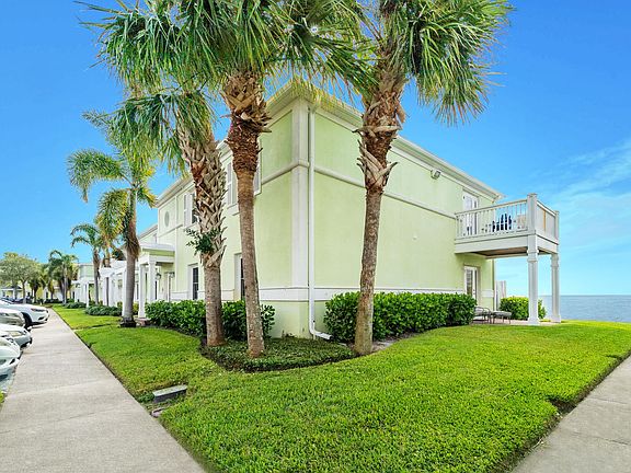 3rd image of 5294 Beach Dr SE APT B