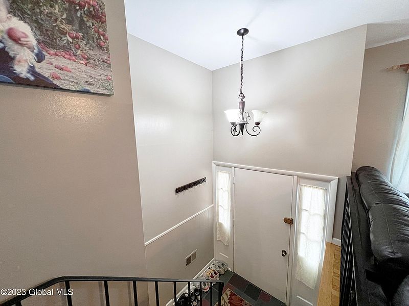 3rd image of 37 Bloomingdale Avenue