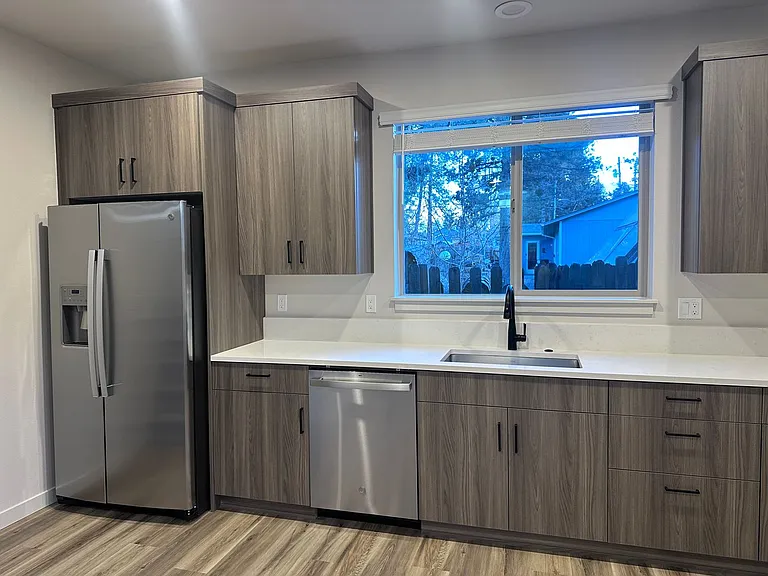 823 SE 5th St #4 — Photo 9
