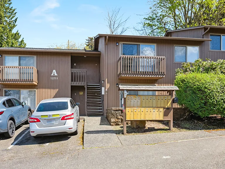 12707 SE 42nd St #B3 — Photo 7