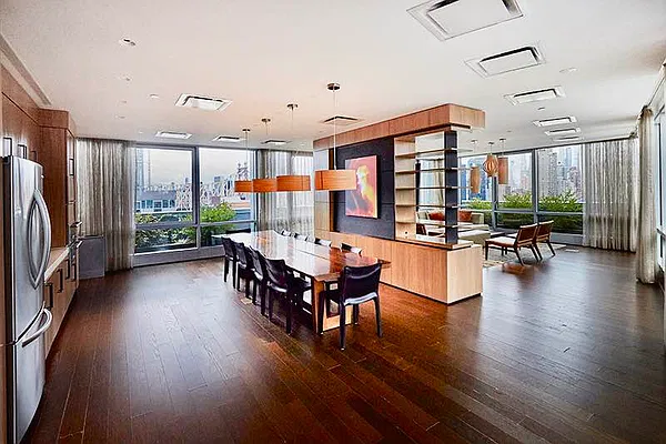 Rented by Voro, LLC | media 13
