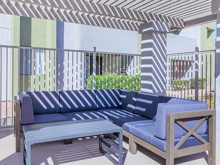 Lemon & Pear Tree Apartments — Photo 12