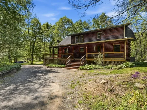 40 Mill Rd, New Wilmington, PA 16142