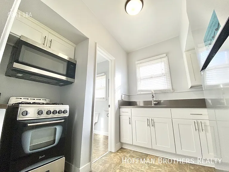 1133 S Westmoreland Ave #1 — Photo 4