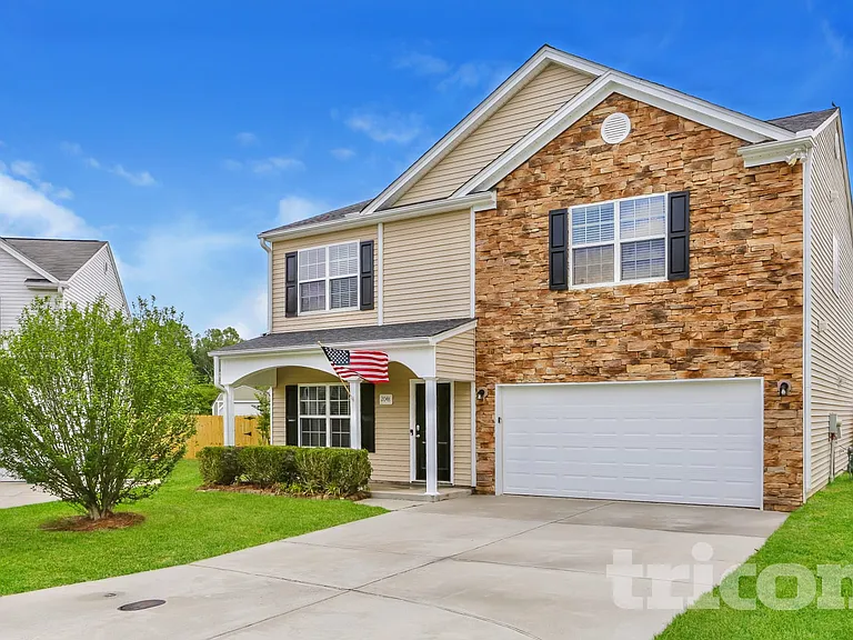 2048 Lauren Woods Dr — Photo 1