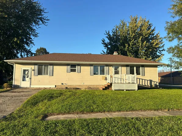 322 E 3rd St, Kanawha, IA 50447