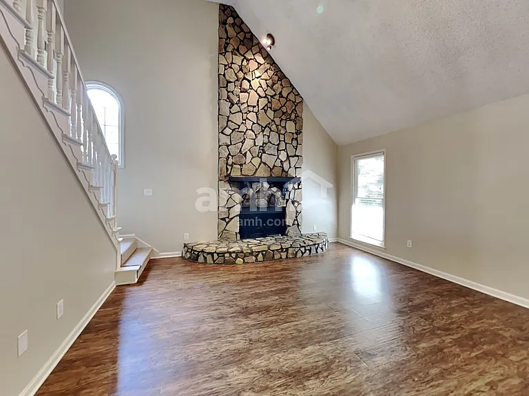 581 Thornbush Trce — Photo 8