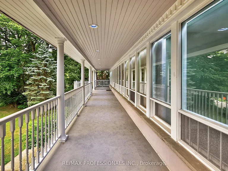 32 Edenbrook Hl — Photo 45