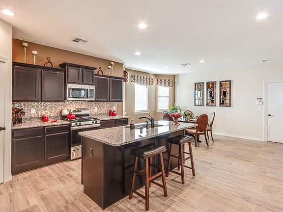 4th image of 4841 Mark Avizo St
