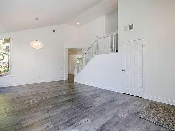 3rd image of 2631 Du Pont Way