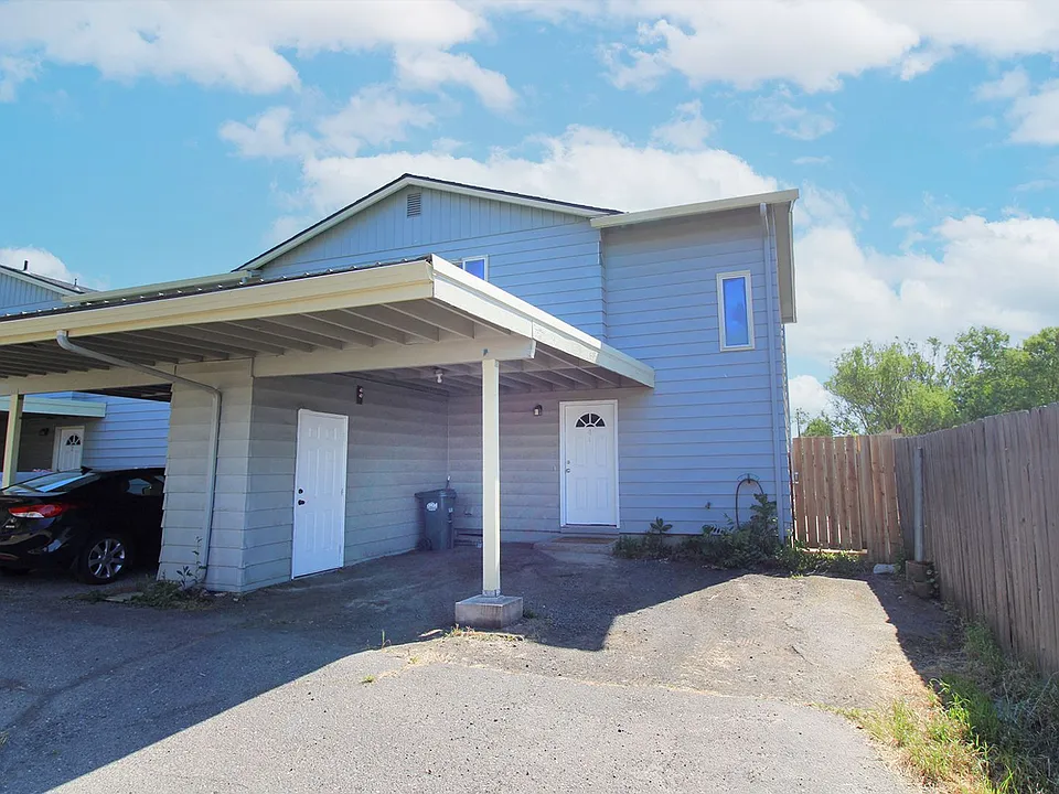 1120 SE Baseline St #1-4
