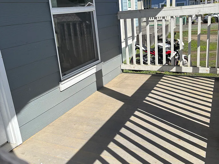 N Harbor Dr — Photo 2