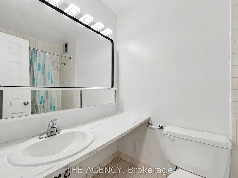 2360 Dundas St W #1019B — Photo 12