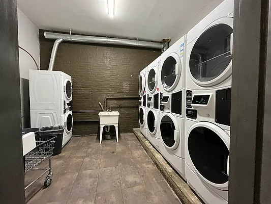 Rented by City Vista Inc | media 62