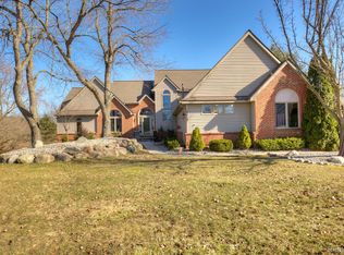 4414 Creekview Dr, Howell, MI