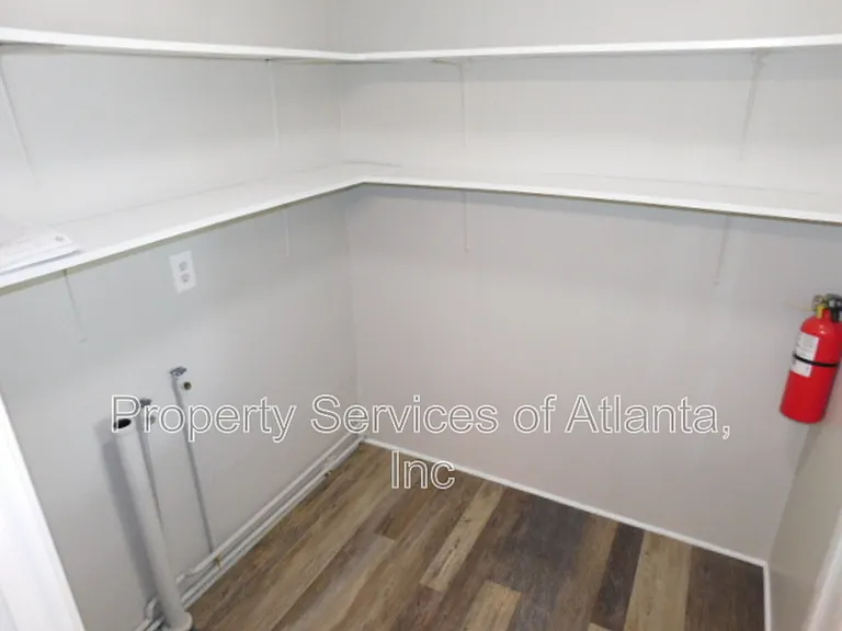 1170 Baker Ln — Photo 14