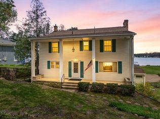 434 W Crooked Lake Dr, Kalamazoo, MI 49009