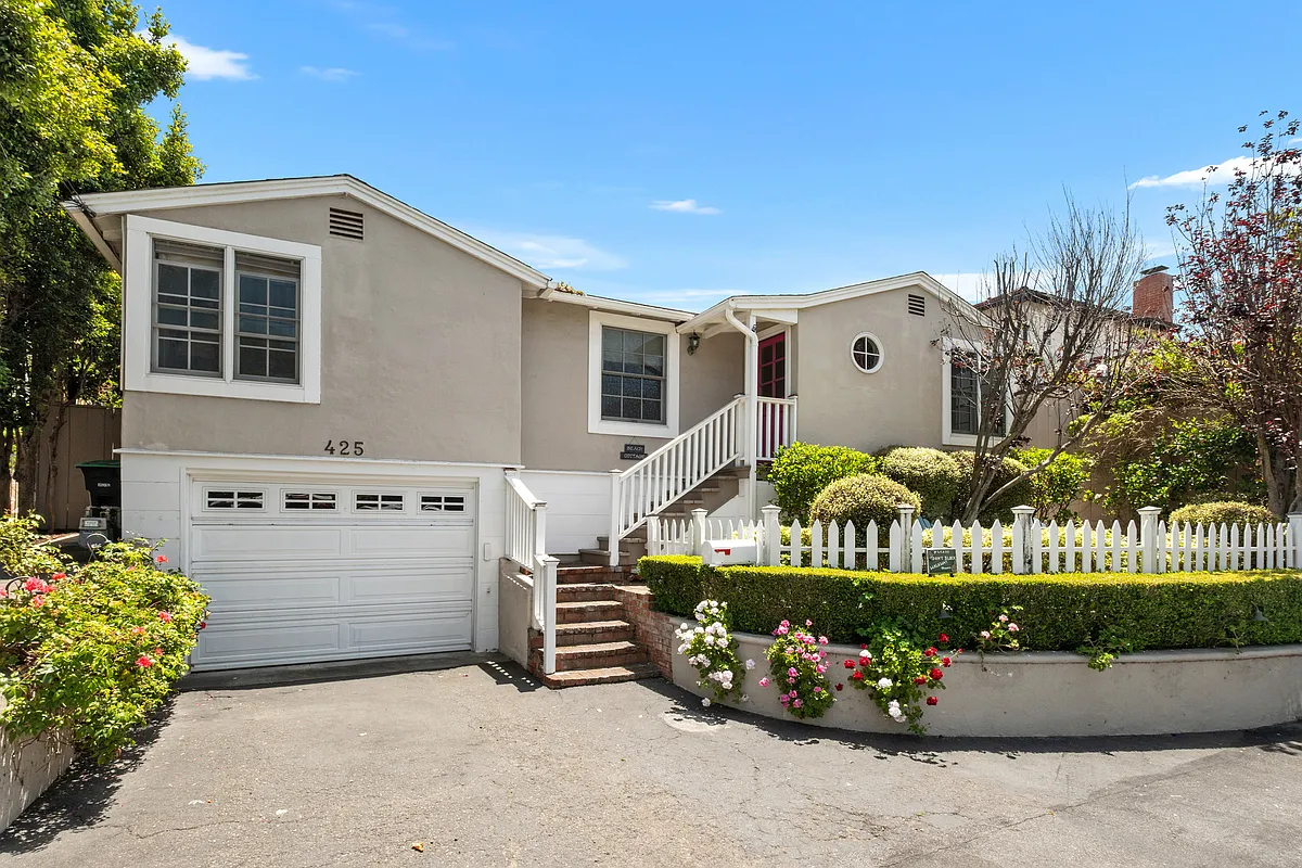 2 bed, 840 sqft, $6,500 — Photo 2
