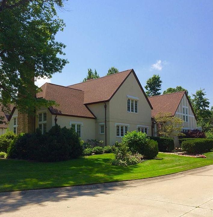 1st image of 1052 Edgewater Ln