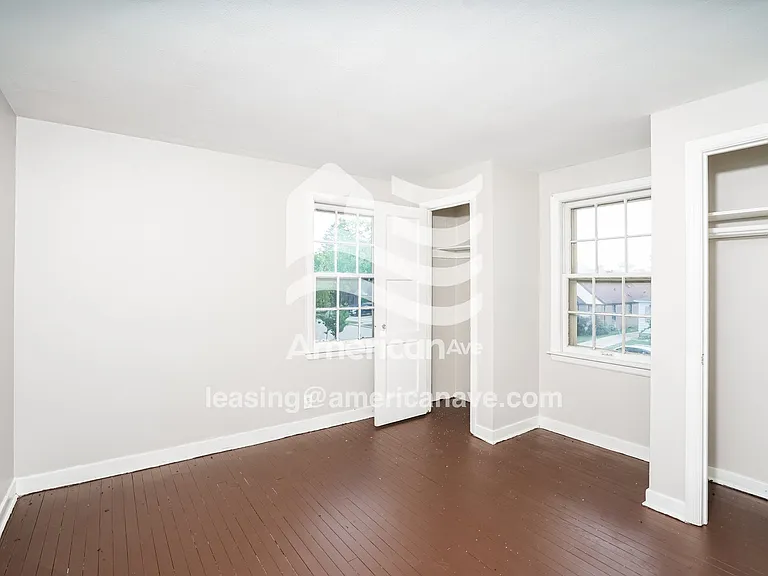 1326598_010_bedroom_11.jpg