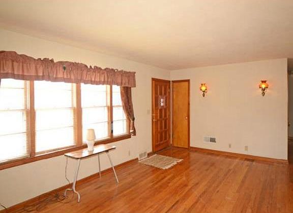 5th image of 1400 N McCoy St