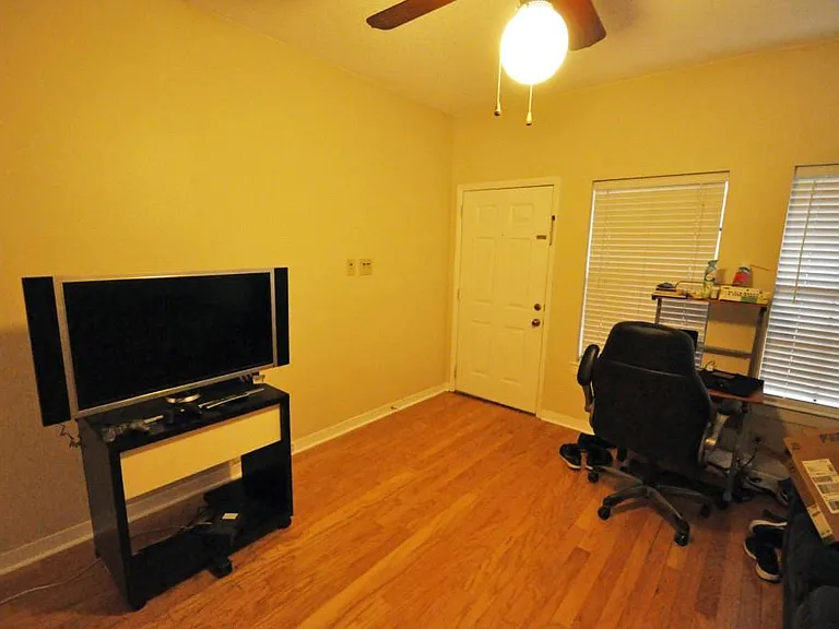 2216 San Gabriel St #203 — Photo 3