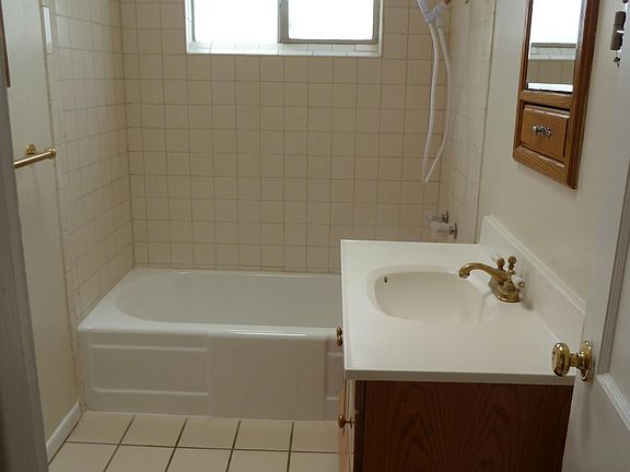 3rd image of 2920 Santa Cruz Ave SE