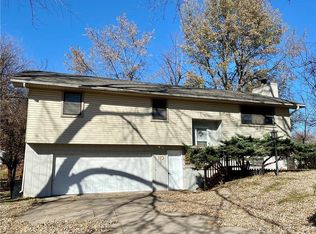 1 Allen Ct, Saint Joseph, MO 64506