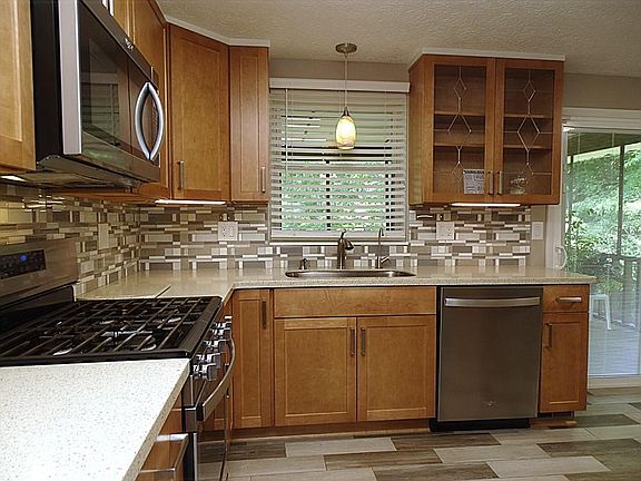 5th image of 2043 Southwell Dr