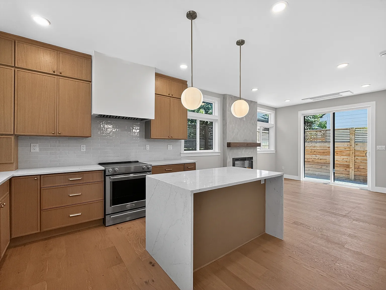 5237 37th Ave NE, Seattle - B — Photo 2
