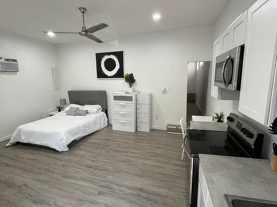 1810 Point Breeze Ave